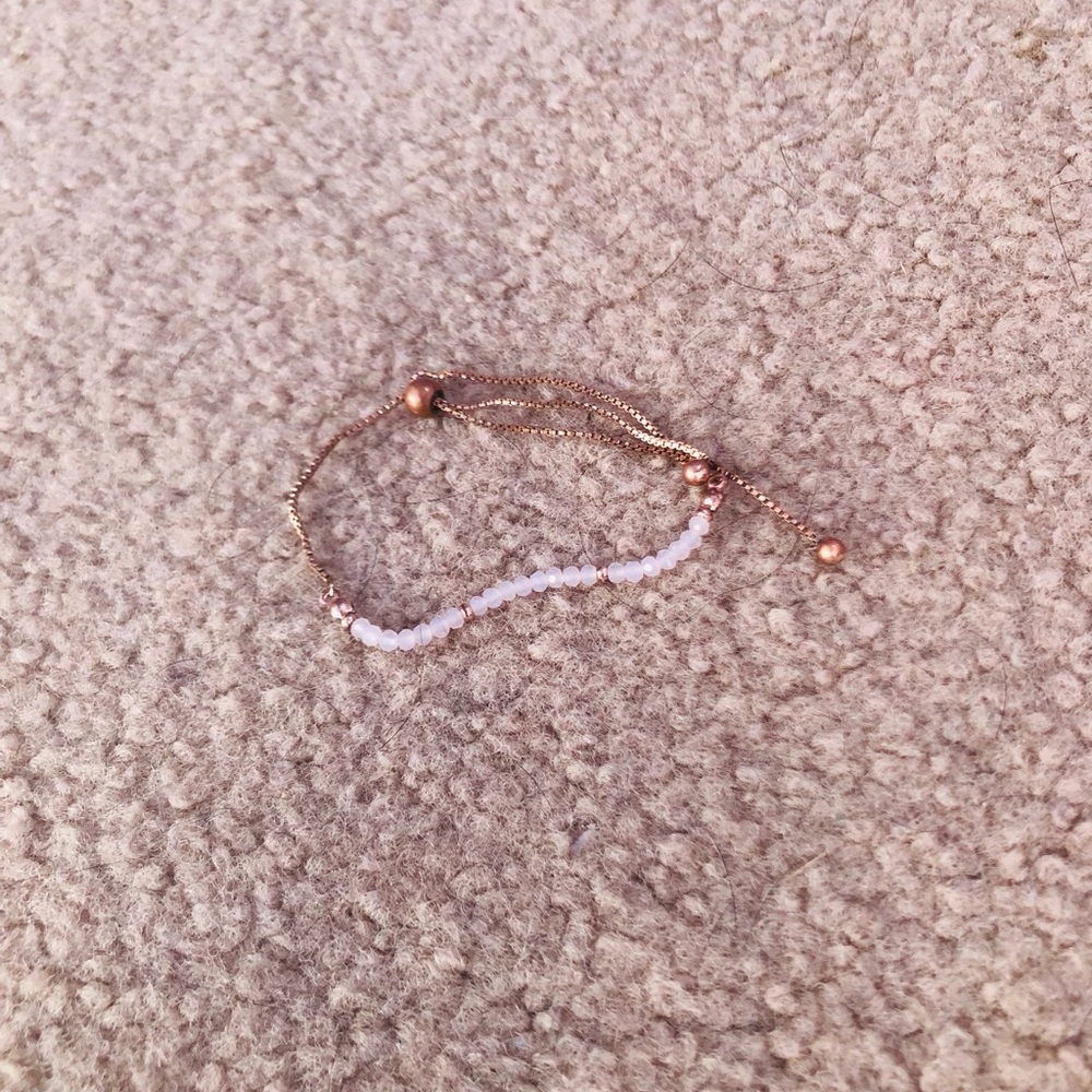 2 bracelets/pair/colors are grey,white,rose gold/adjustable size